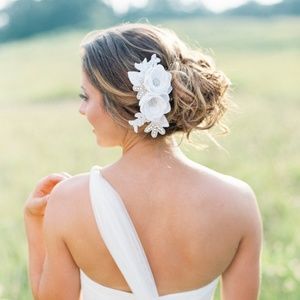 Bridal Flower Hair Comb. Bridal Headpiece.